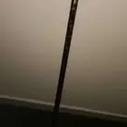 عكاز تصنيع سوري ثقيله جدا واستخدام بسيط