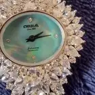 ساعة نسائية من كارديال كريستال فضي فخمة للعروس والمناسبات