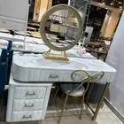 تسريحه مع المرايا الاضاءه