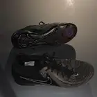 جزمة كرة قدم نايك سوداء