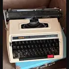 آلة كتابة من 24 سنه