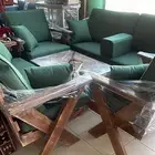 جلسات الخارجية كراسي خشب و كراسي حديد مع طاولة