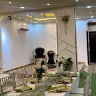متخصصون في تأجير وبيع الطاولات والكراسي الفاخرة للمناسبات