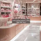 تصميم ديكور محل عطور ومكياج