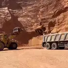 مطلوب 135تريله رمل احمر. ناعم في حي عكاظ
