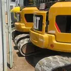للبيع عدد 2 بيبي بوكلين 5طن كتربلر