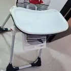 كرسي عالي لإطعام الأطفال