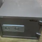 خزنة حديد صلبة ضد الحريق