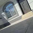 دور 830 الف في الحمراء