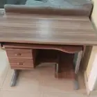 للبيع طاولة كمبيوتر