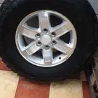 كفرات حجرية مع جنوط اصلية وكالة