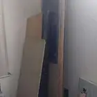 يوجد لدي قطع خشب وغرفة نوم للبيع ب150 للجاد