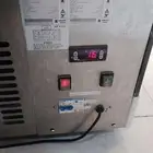 ثلاجة عرض حلويات