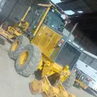 رصاصه كبيرة cat و قريدر shantui و شيول komatsu للايجار