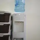 للبيع برادو ماء ومروحة شحن وكرسي متحرك
