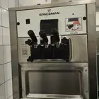 مكينة ايسكريم ( اله الايسكريم )