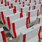 حواجز خرسانية وزينة حدائق