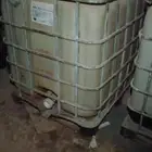 براميل للمواد السائلة والمياه مع حاملة الحديد طن 1000 كيلو