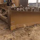 يوجد لدينا بلدوزر 155 مع السواق خبره 15 سنه لمن اراد شغل