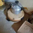 خبازه قدر ضغط ودبه غاز صغير 3تحف كبيره. و5 صغيره. طاوله