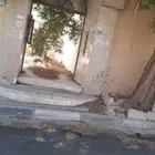 بيت هدام للبيع بحي غرناطة قرب مستشفى المركزي الدمام