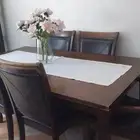 طاولة مع 4 كراسي