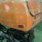 دباب مع صندوق جديد لم يستخدم