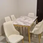 طاولة طعام ست كراسي نضيفه