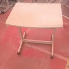 كراسي وطاولات مدرسيه