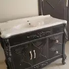 مغسله عند الحمام معا المرايه