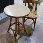 كراسي وطاولات