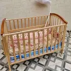سرير اطفال للبيع مع مرتبتين