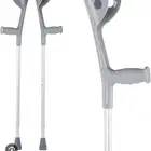 عكاز و جبيرة متحركة لوجه الله