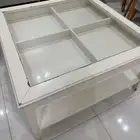 طاولة للبيع