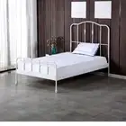 سرير معدن ابيض جديد لم يتم تركيبه