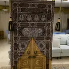 سجادة جداريه لتصميم باب الكعبة المشرفه بحالتها الاصليه