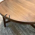 طاوله خشبيه من أبيات