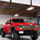 F150 SVT للبدل فقط بسيارة عائلية