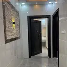 للبيع شقة 6 غرف كبيرة 590 الف بسطح خاص بالرانوناء