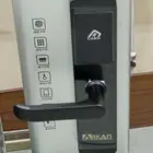 كوالين ابواب الفنادق والشقق المخدومه