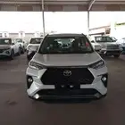 تويوتا فيلوز GLX 2025