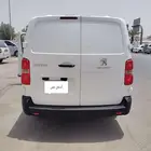 باص بيجو اكسبرت