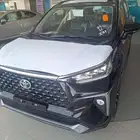 تويوتا فيلوز موديل 2024 لون اسود تماتيك