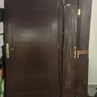ابواب خشب حديثة بكامل أغراضها