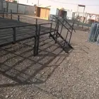 دكات حديد وغرف خشب