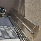 زينه على سور المنزل من الخارج