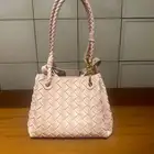 مطلوب شنطه ماركة اصليه جديده 100  بكامل ملحقاتها والفاتوره
