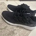 حذاء اديداس نظيف شبه جديد