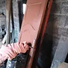 يوجد لدينا باب شقه للبيع