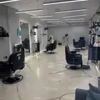 صالون حلاقة للتقبيل